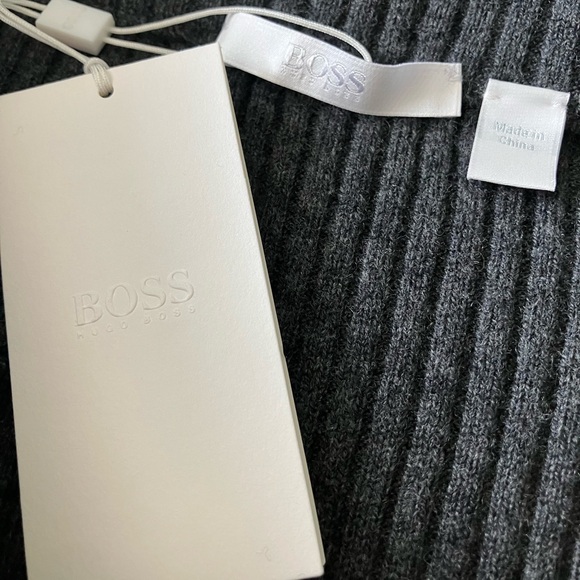 HUGO BOSS Charcoal Grey Ribbed Wool and Cashmere Blend MIDI Skirt Size M NWT - Picture 10 of 15